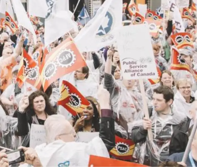 PSAC members hold an outdoor rally